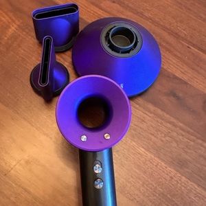 HD01 Dyson Supersonic™ hair dryer (Black/Purple)